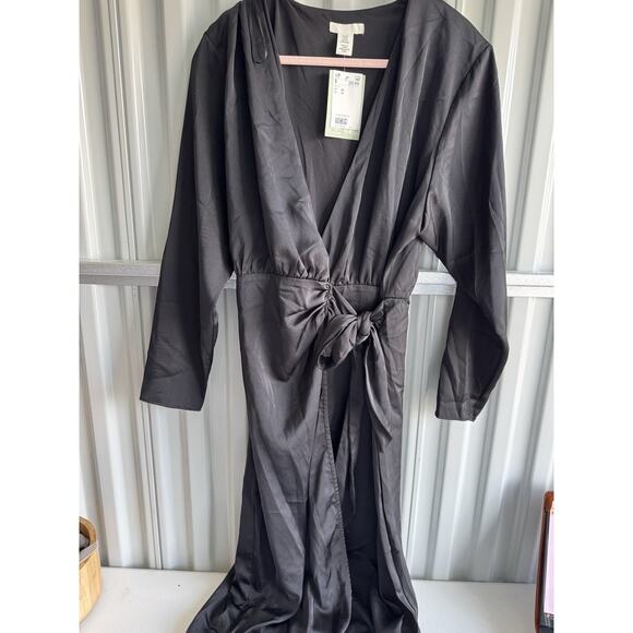 4 for $10 H&M Wrap Dress Black Satin XS NWT - Picture 2 of 4